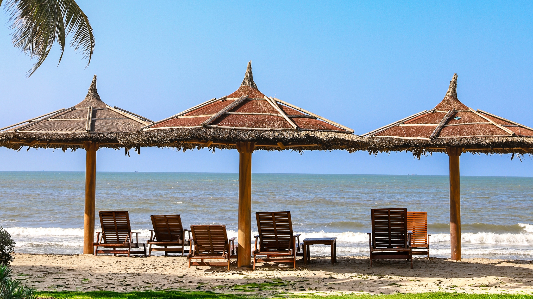sunbed by the sea at dhawa ho tram